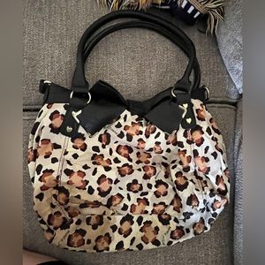 Hand bag